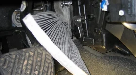 Как поменять салонный фильтр Ниссан Кашкай