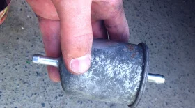 Замена топливного фильтра Nissan Maxima 4