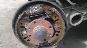 Замена задних тормозных колодок Opel Corsa C