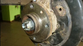 Снятие и замена ступицы Renault Logan