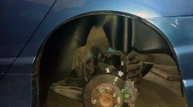 Установка защитных колесных арок на машине Honda Accord