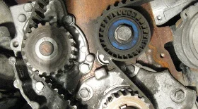 Замена ремня ГРМ и натяжного ролика на Citroen Berlingo / Peugeot Partner