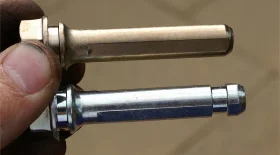 Замена направляющих суппорта с Toyota MARK II