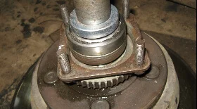 Установка стопорного кольца полуоси автомобиля НИВА