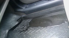 Устранение проблемы проникновения воды в салон авто Приора ВАЗ-2170