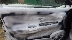 Отмывка обшивки двери после ремонтных работ