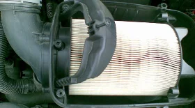 Замена воздушного фильтра Golf V / Golf VI