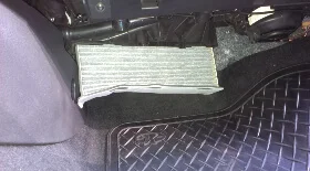 Замена фильтра салона Volkswagen Jetta