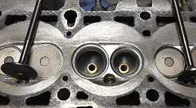 Сборка двигателя автомобиля ВАЗ-2112