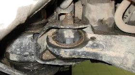 Причины курсовой неустойчивости - порыв сайлентблоков