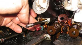 Замена маслосъемных колпачков на BMW E39