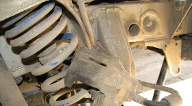 Снятие пружины на Suzuki Jimny