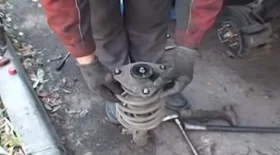 Замена передних пружин на Kia Sportage 3