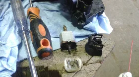 Замена моторчика замка двери Citroen C4