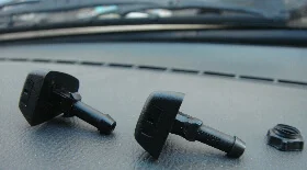 Установка веерных форсунок омывателя на Opel Astra H