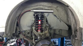 Замена заднего амортизатора на Mitsubishi Pajero