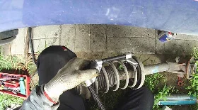 Замена пружины задней подвески на Ford Sierra Estate