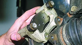 Замена передних тормозных колодок ВАЗ 2114