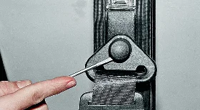 Установка ограничителя ремня безопасности на ВАЗ 21099