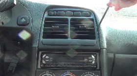 Снятие решётки воздуховода на ВАЗ 2110