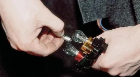 Замена указателя поворота на ВАЗ 2110-2112 