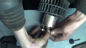 Демонтаж и ремонт мотора печки на Renault Kangoo