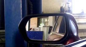 Демонтаж наружного зеркала заднего вида на Волга Сайбер