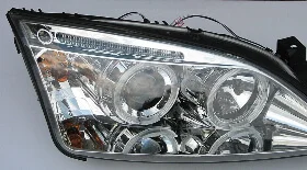 Замена лампочек фары головного света на Ford Mondeo 3