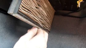 Замена фильтра салона на Chevrolet Lacetti (хетчбэк)