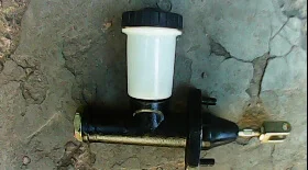 Замена главного цилиндра сцепления Москвич 412