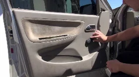 Снятие обшивки двери Chery Amulet