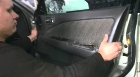Снятие обшивки двери Toyota Corona Premio