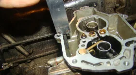 Как выставить уровень топлива в карбюраторе