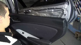 Снятие дверной обшивки на Hyundai Accent, Hyundai Solaris