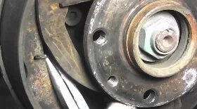 Замена задних тормозных колодок и тормозного барабана Lada Kalina