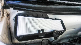 Замена фильтра салона Audi A4