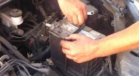 Замена аккумулятора на Geely СK