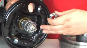 Замена задних подшипников и тормозных колодок Daewoo Matiz