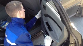 Снятие обшивки двери Chevrolet Lacetti