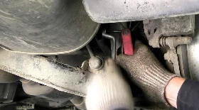 Замена сайлентблоков в заднем поперечном рычаге Mitsubishi Outlander