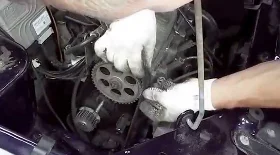 Замена ремня ГРМ и натяжного ролика на Lada Kalina