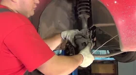 Снятие и установка поворотного кулака Daewoo Matiz