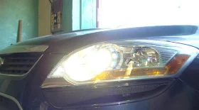 Замена лампочек габаритов в фаре Ford Kuga