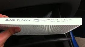 Замена салонного фильтра Киа Рио 3