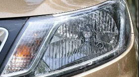 Замена лампочки в фаре головного света на Kia Rio 2012