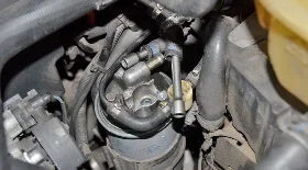 Замена топливного фильтра Audi A6 C5