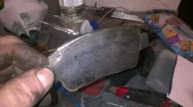 Замена передних колодок на Toyota Corolla Verso