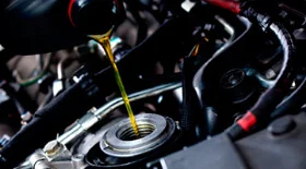 Как проверить уровень масла в двигателе Land Rover Discovery 4?