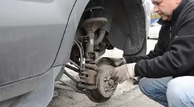 Замена заднего амортизатора Hyundai Tucson