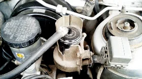 Замена топливного фильтра на Mazda Demio